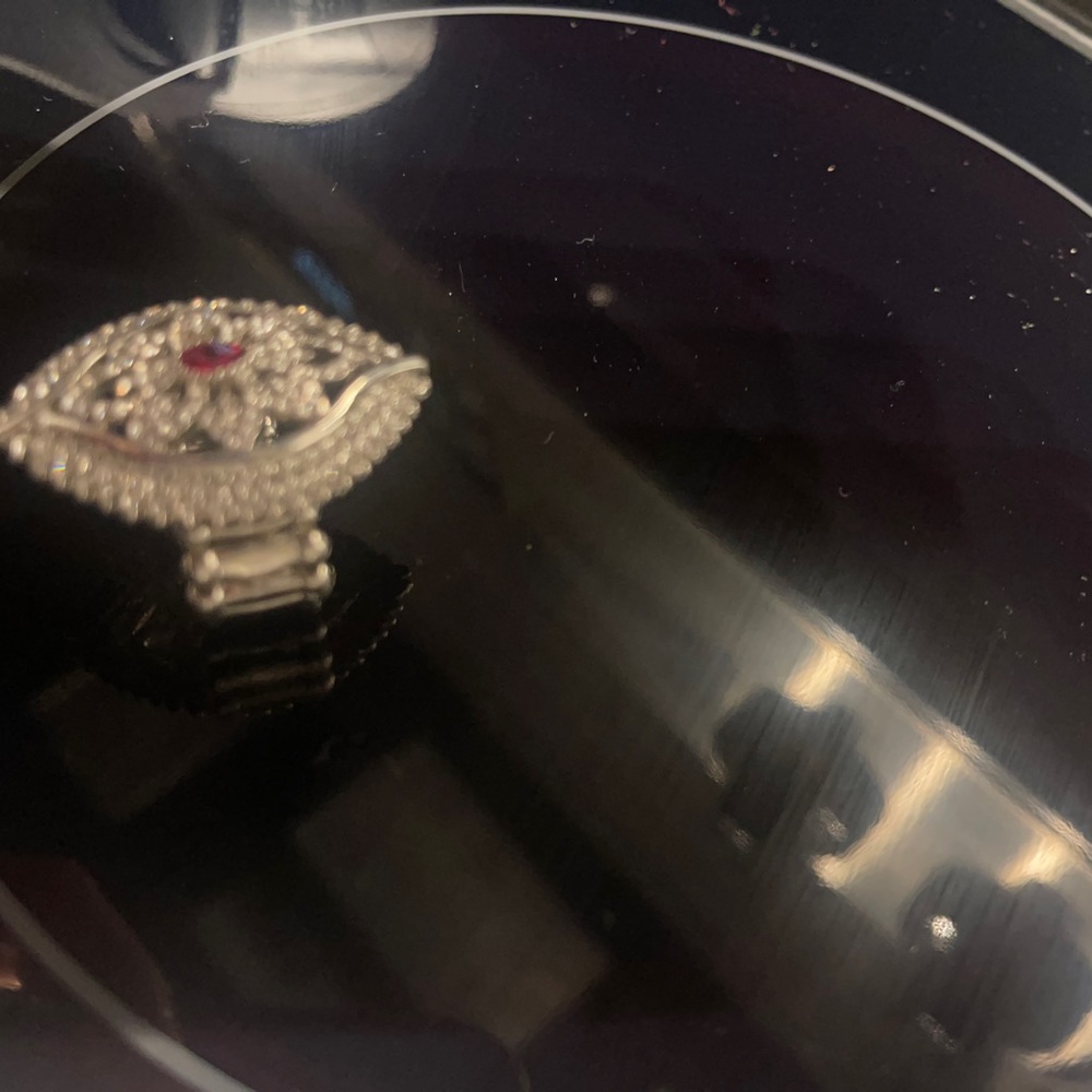 Diamond ring w/ ruby stone - Picture 2 of 3
